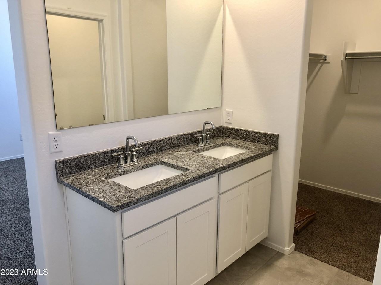 1130 W Paradise Way - Photo 6 of 9