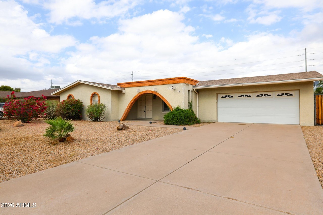 2830 E Cannon Dr - Photo 3 of 24
