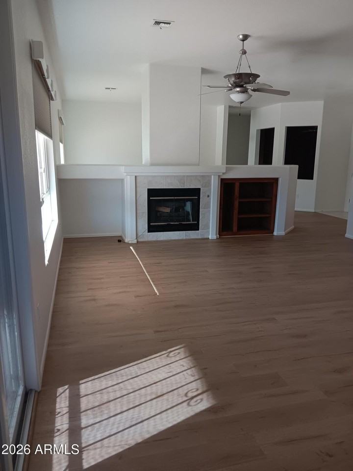 2958 Glenview Dr - Photo 2 of 11