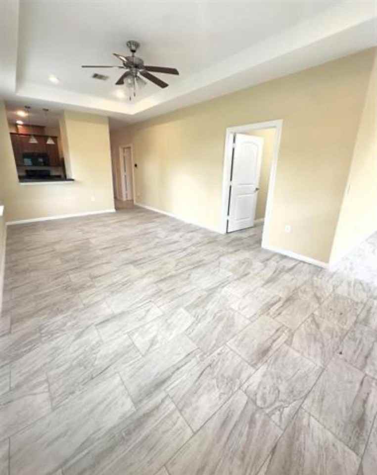 1040 Trinidad St - Photo 2 of 12