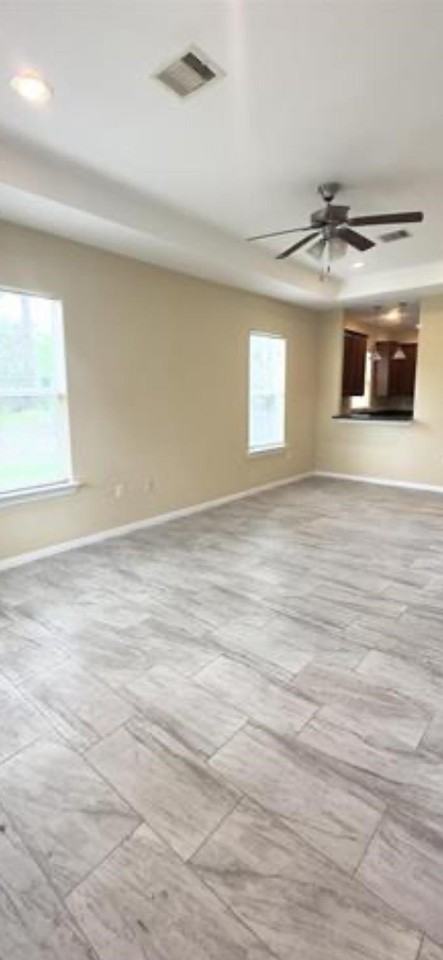 1040 Trinidad St - Photo 3 of 12