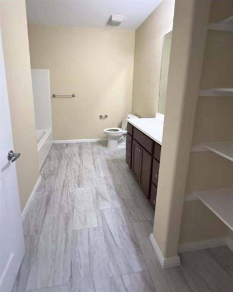 1040 Trinidad St - Photo 7 of 12