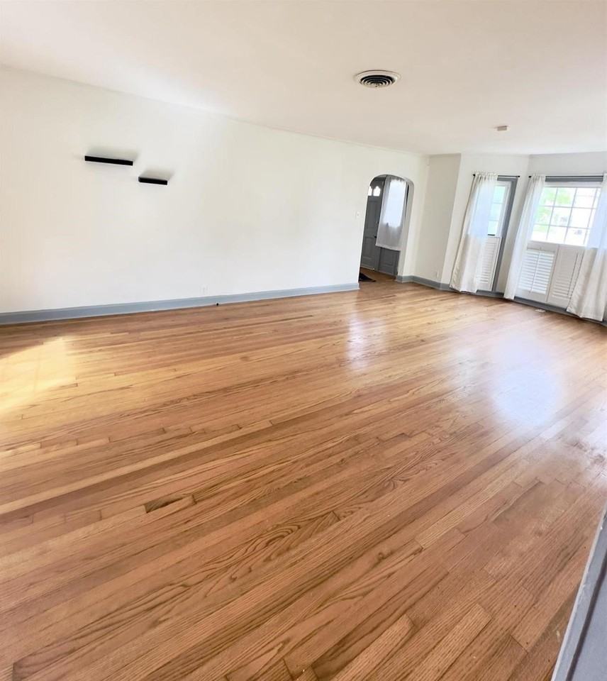 2625 Gladys St - Photo 7 of 21