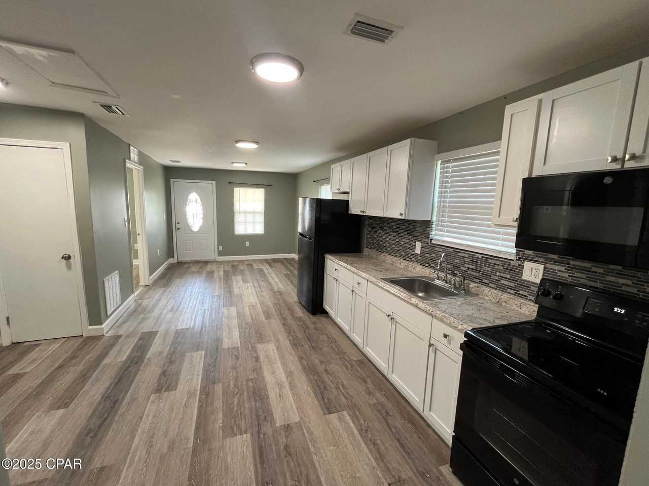 1706 Lake Ave #A - Photo 3 of 13