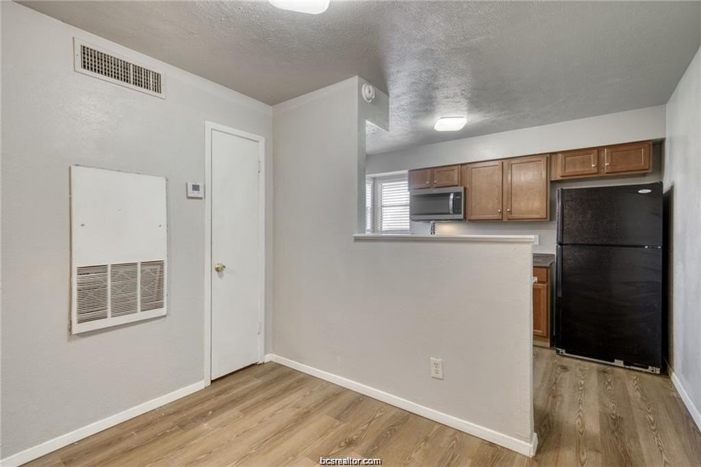 2400 Toro Ln #D - Photo 3 of 8