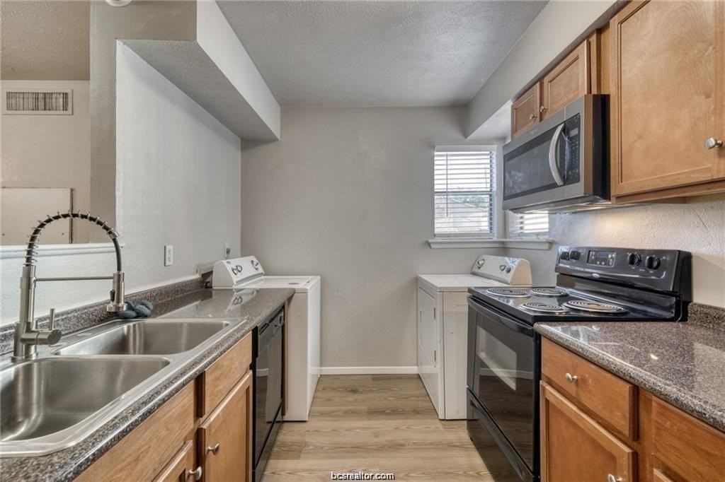 2400 Toro Ln #D - Photo 5 of 8