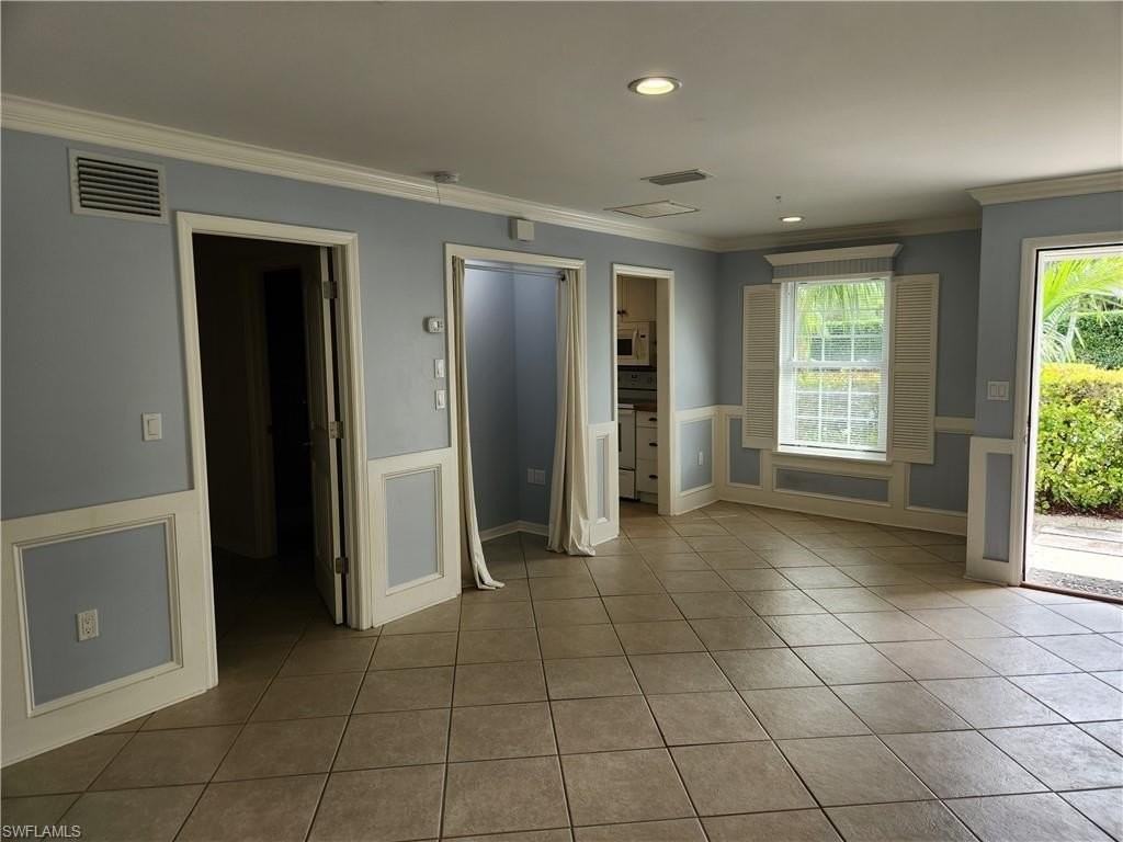 2110 Oakes Blvd #2 - Photo 5 of 12
