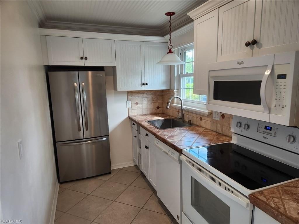2110 Oakes Blvd #2 - Photo 6 of 12