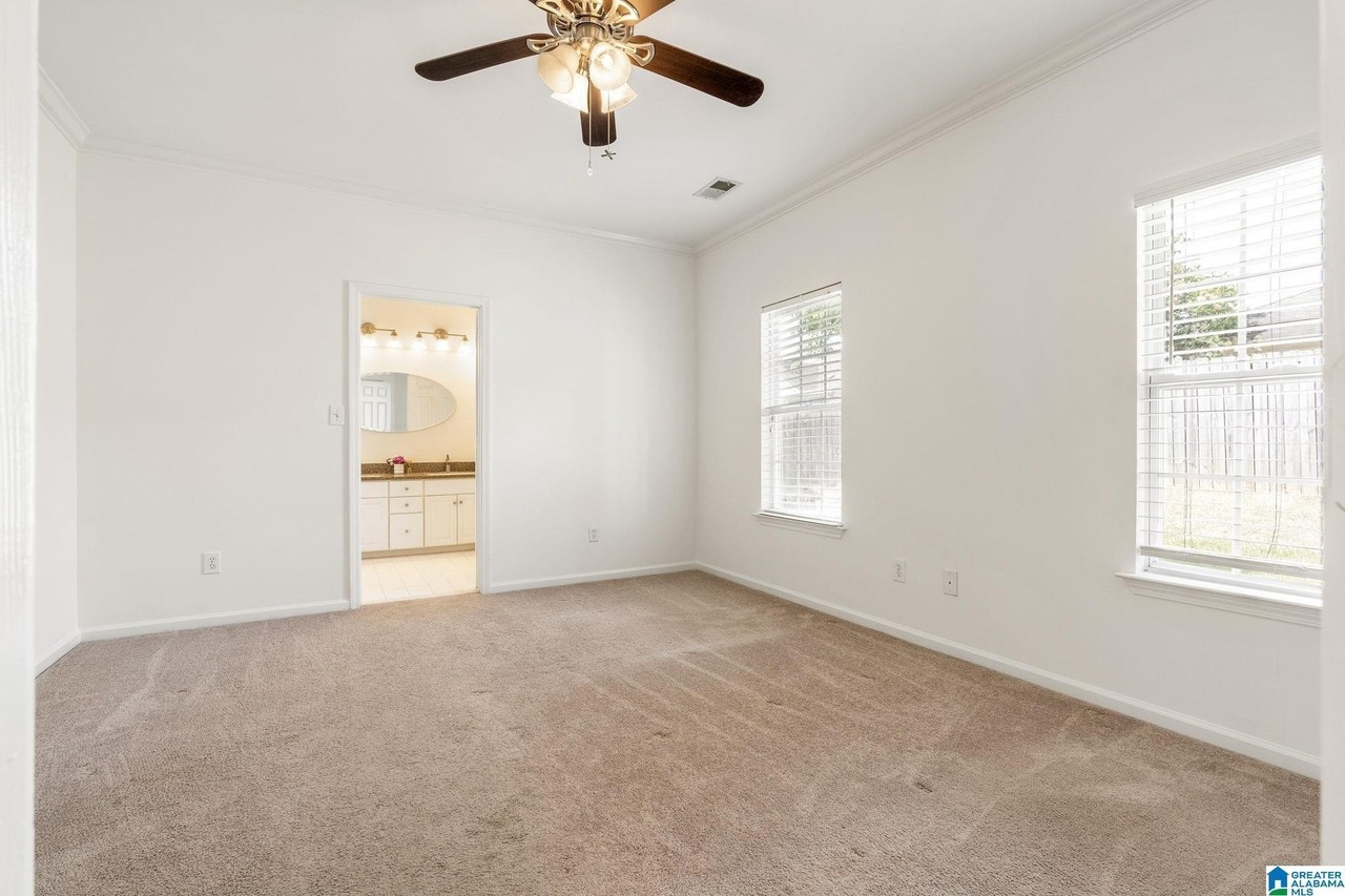 221 Lenox Ln - Photo 4 of 15