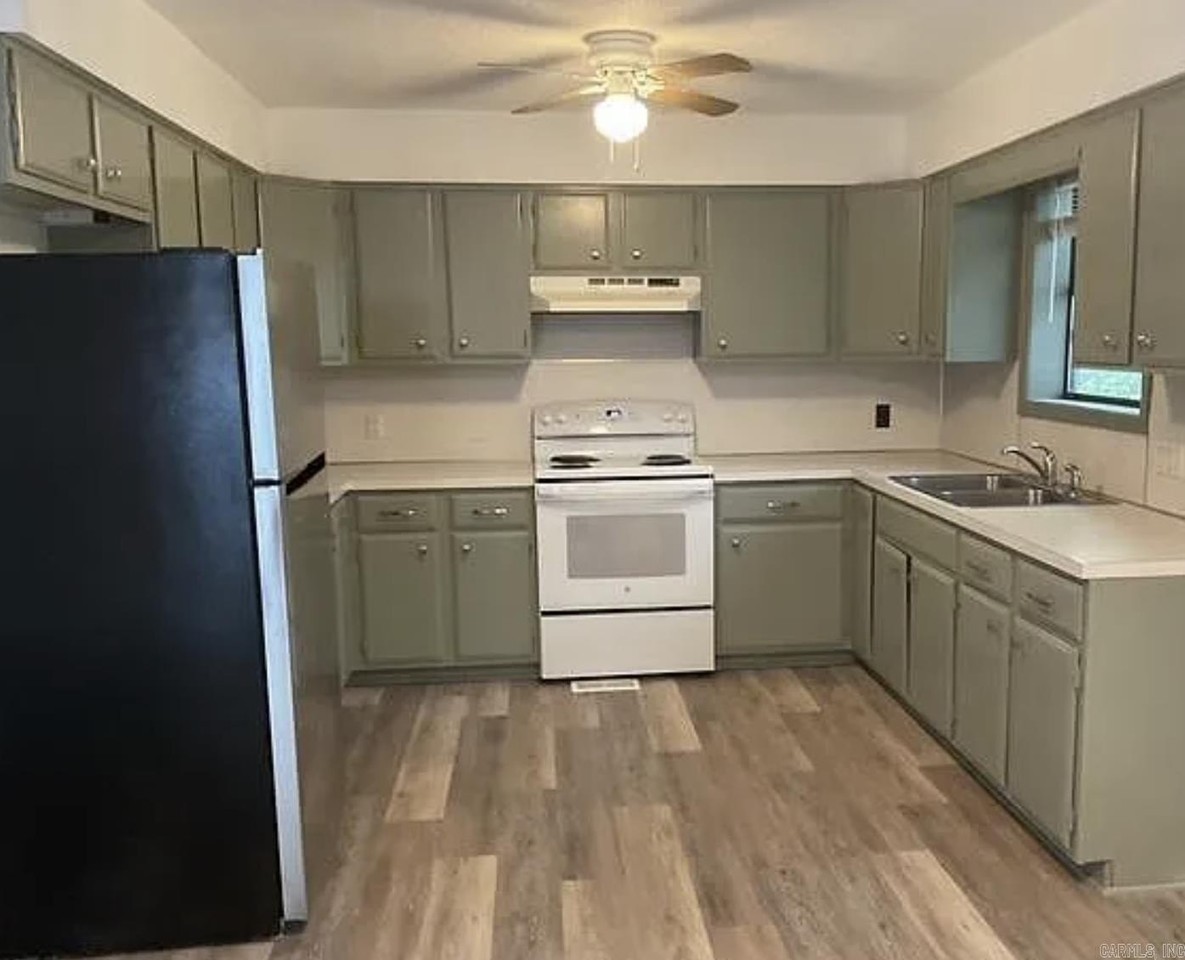 7 Laja Cir - Photo 2 of 5