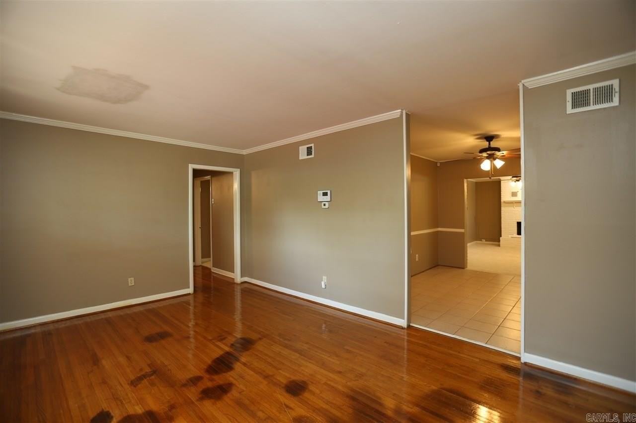 312 Wedgewood Rd - Photo 3 of 31