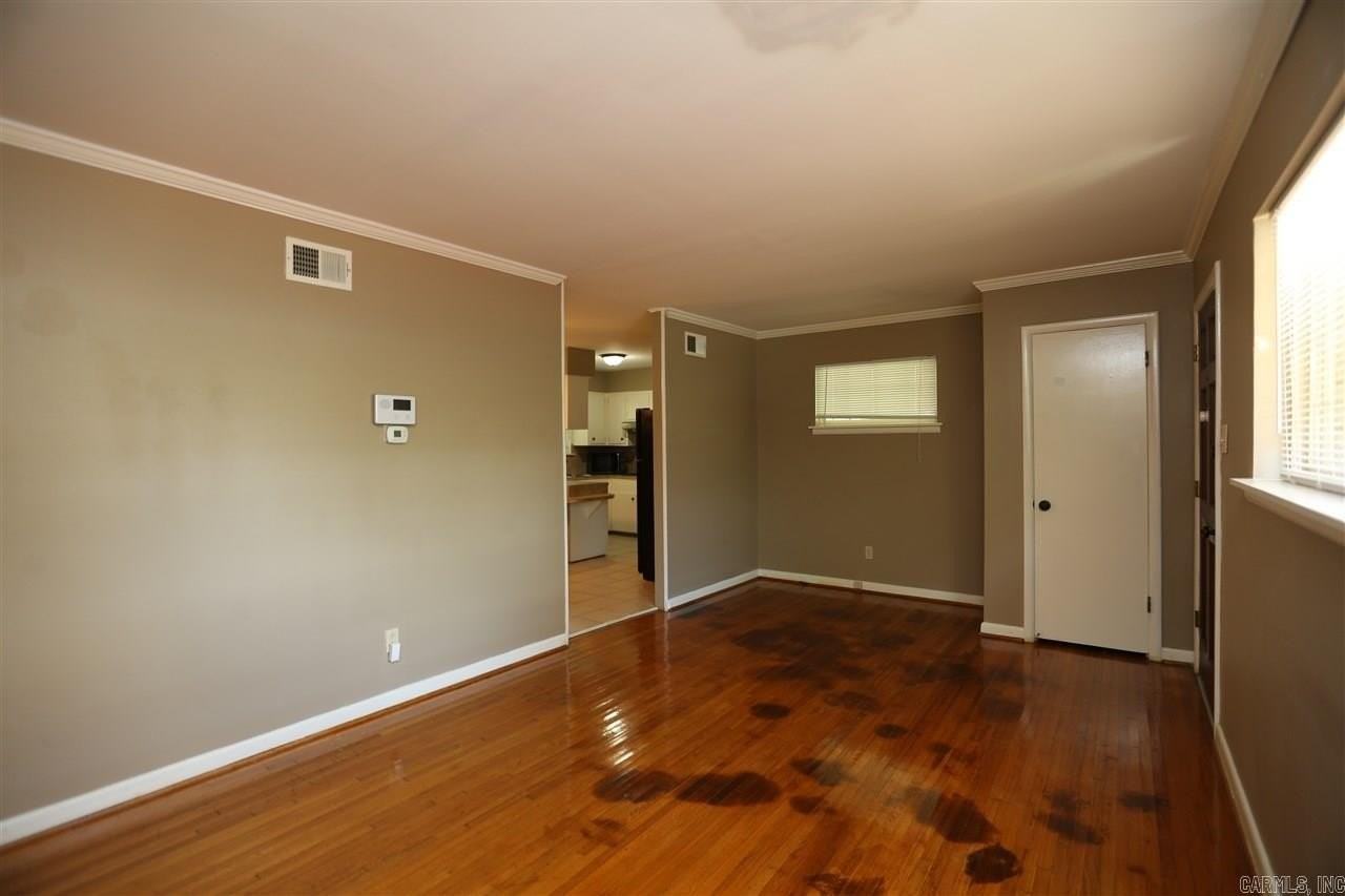 312 Wedgewood Rd - Photo 4 of 31