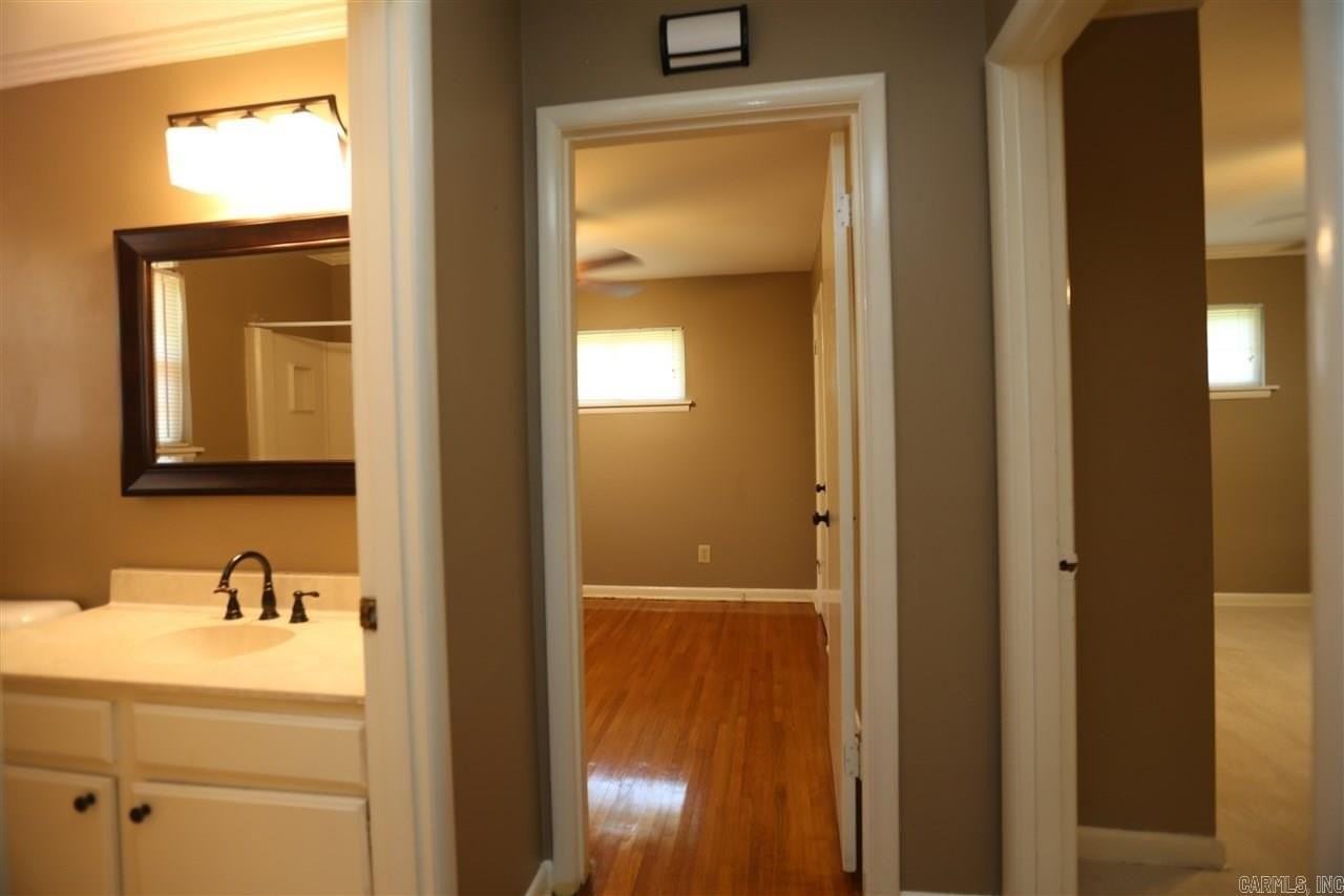 312 Wedgewood Rd - Photo 7 of 31