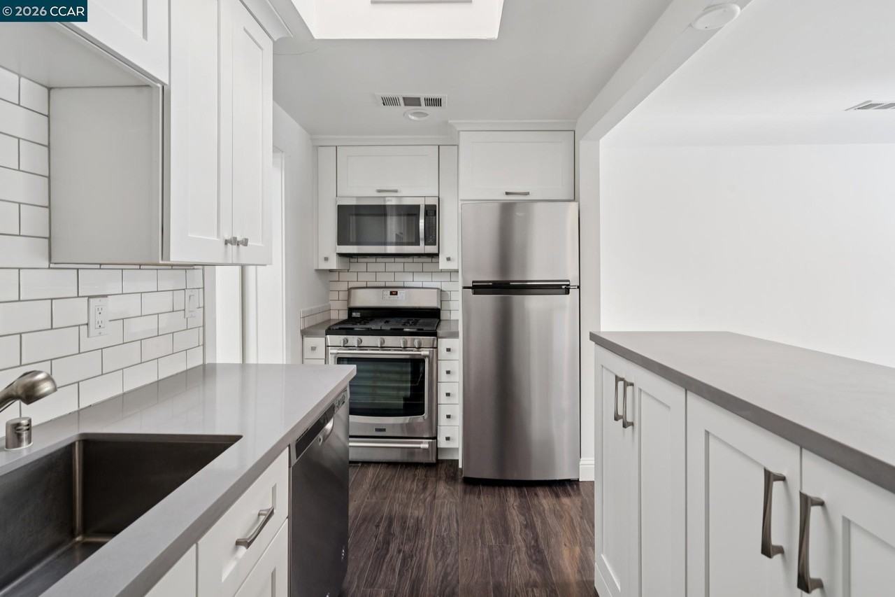 939 Mountain View Dr #A - Photo 4 of 8