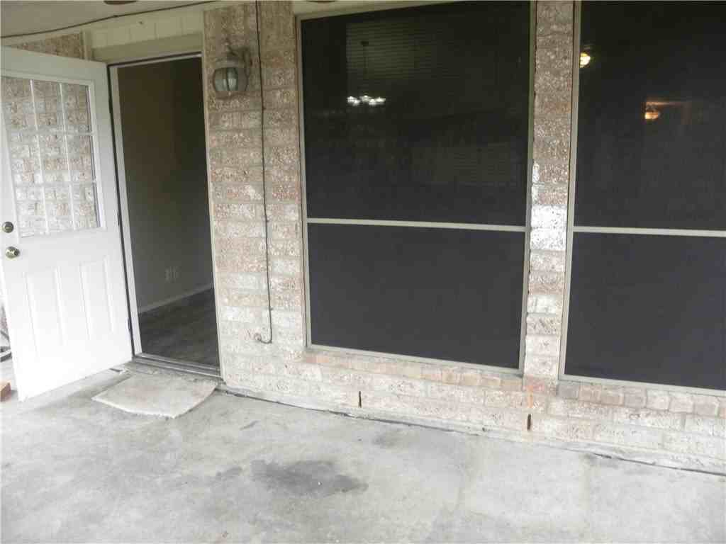 6221 Beckford Cir - Photo 3 of 16