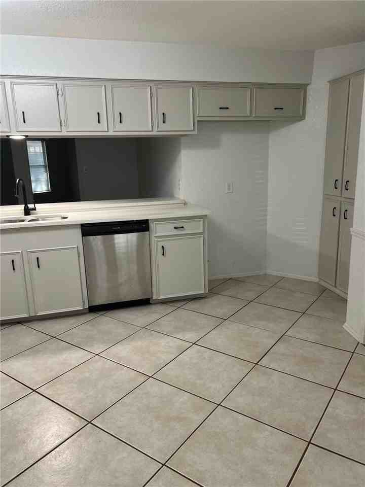 6221 Beckford Cir - Photo 6 of 16