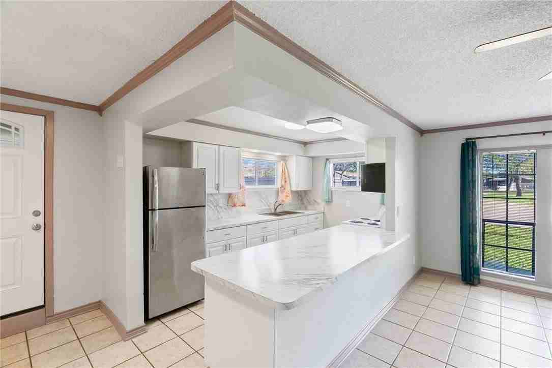 5305 Bonner Dr - Photo 3 of 25