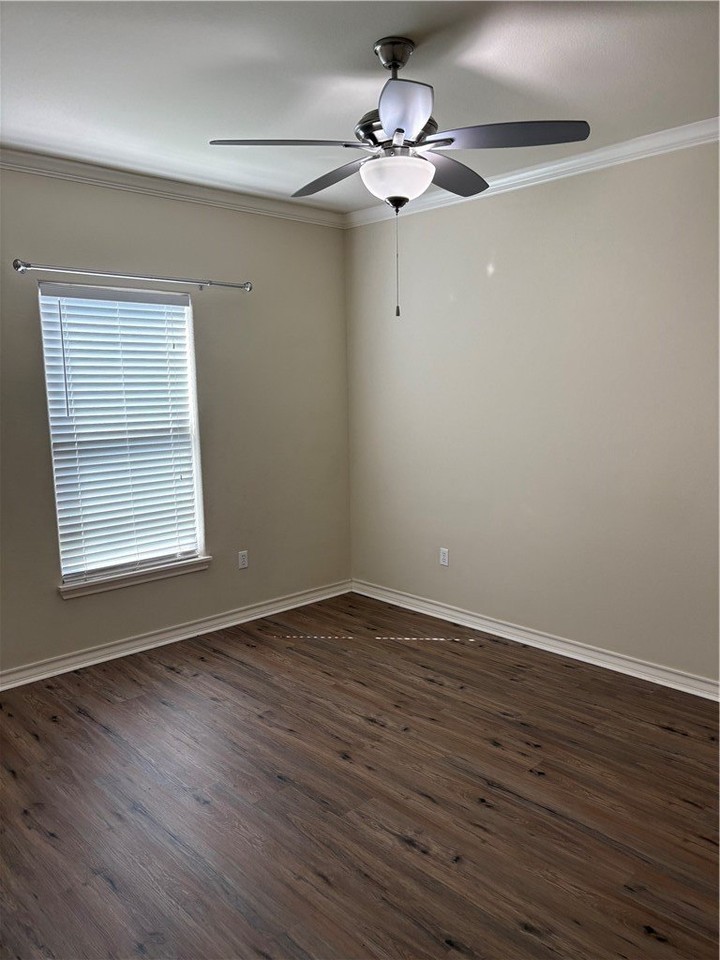 919 Moore Ave - Photo 5 of 14