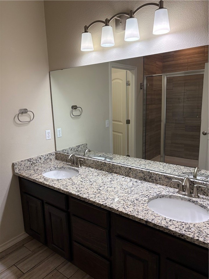 919 Moore Ave - Photo 6 of 14