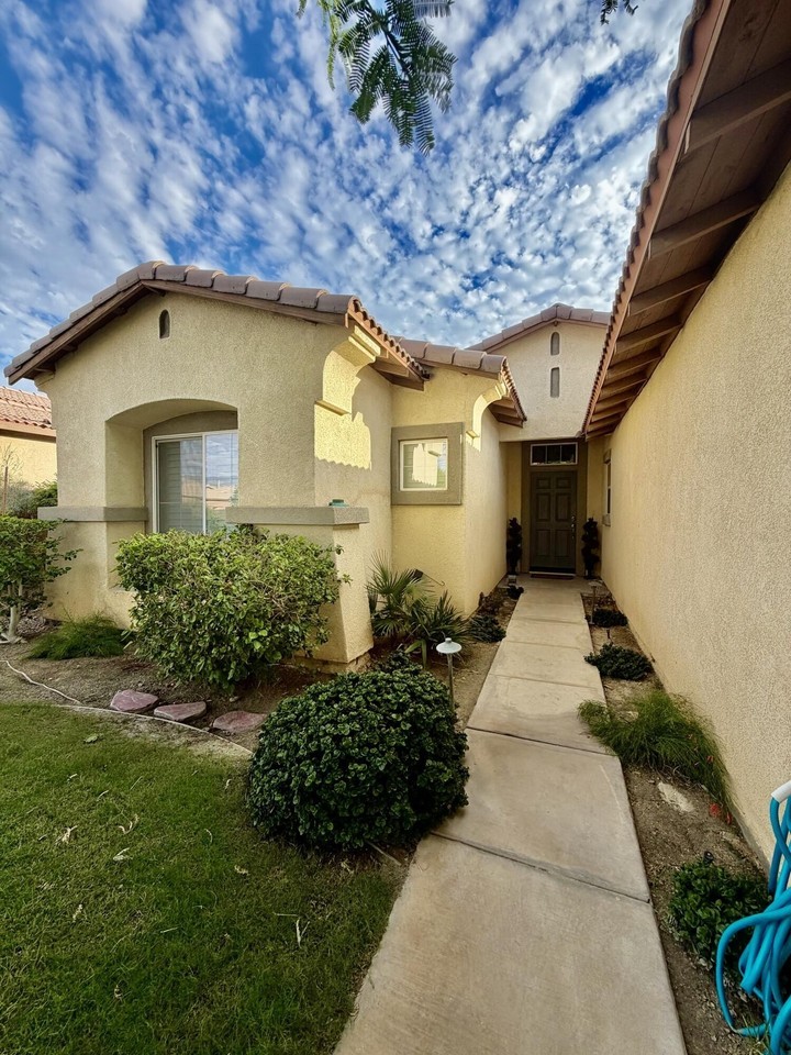 83065 Carmel Mountain Dr - Photo 3 of 42