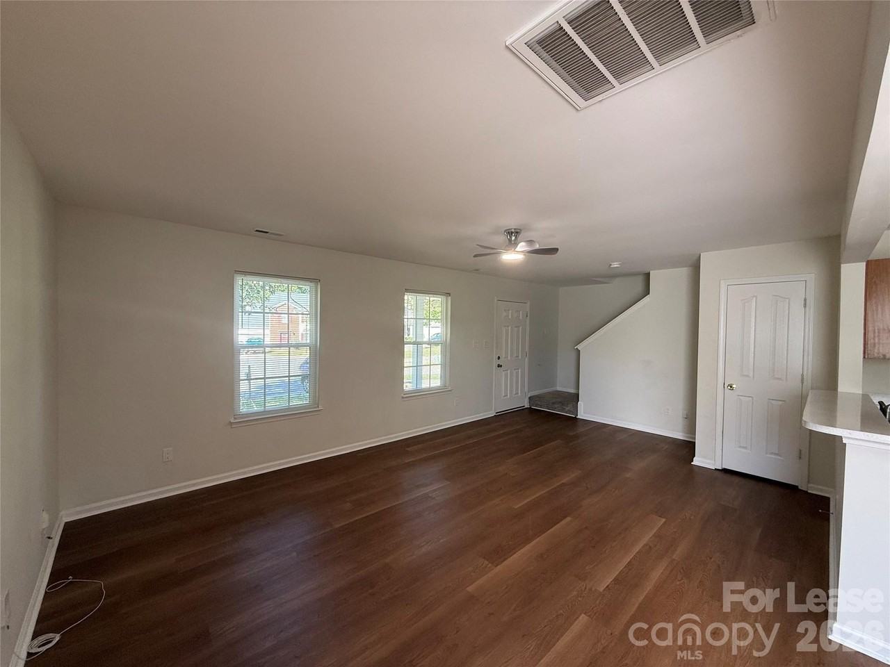 1428 Nature Pl - Photo 3 of 24