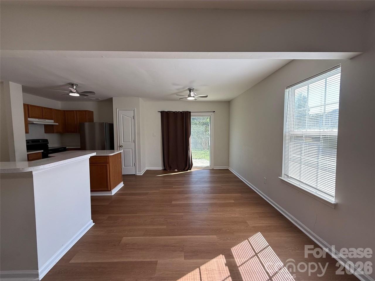 1428 Nature Pl - Photo 4 of 24