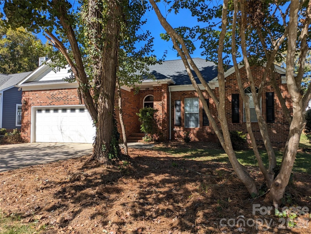 150 Ashford Hollow Ln - Photo 2 of 32