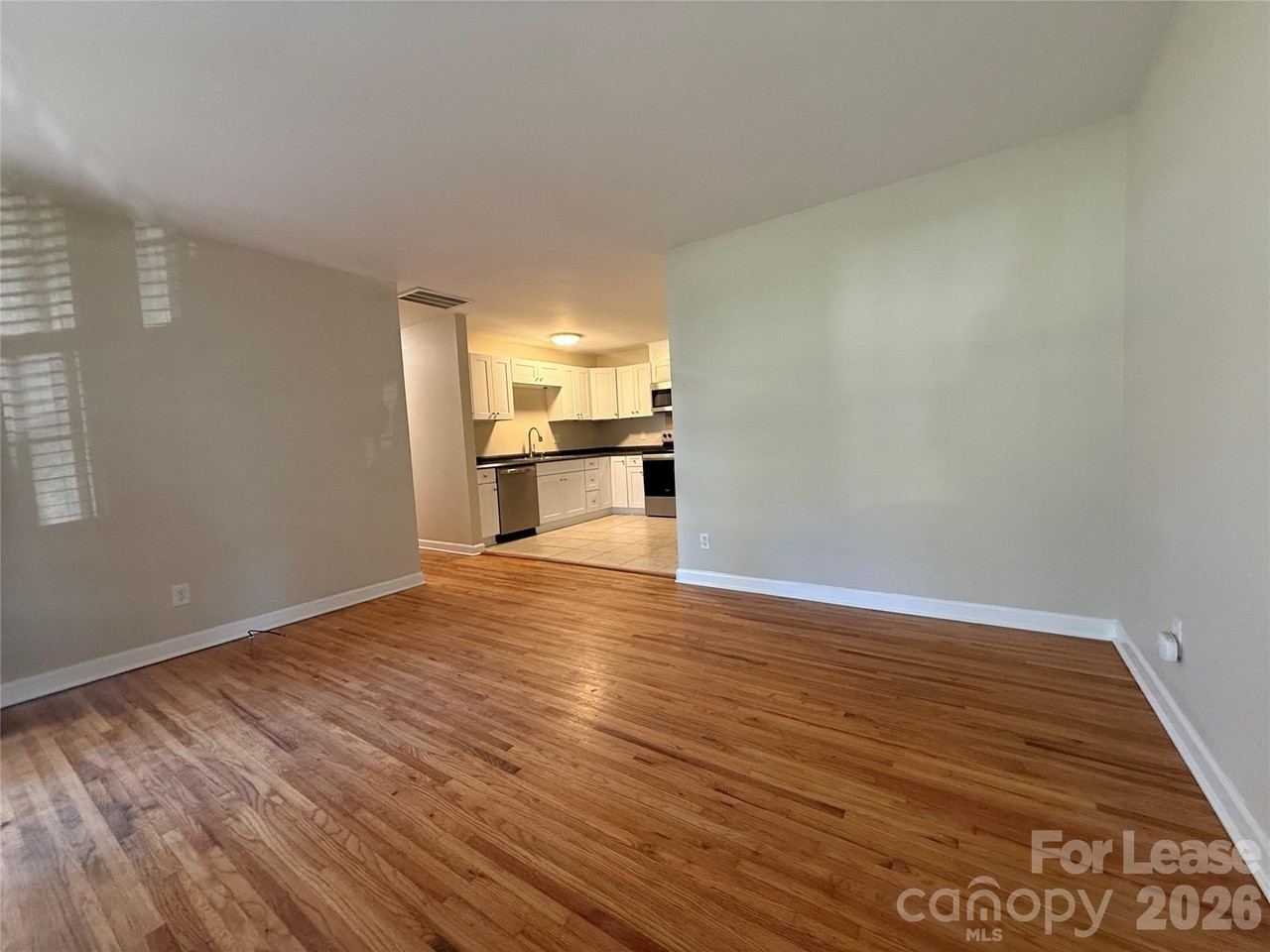 3751 Seaman Dr - Photo 6 of 29