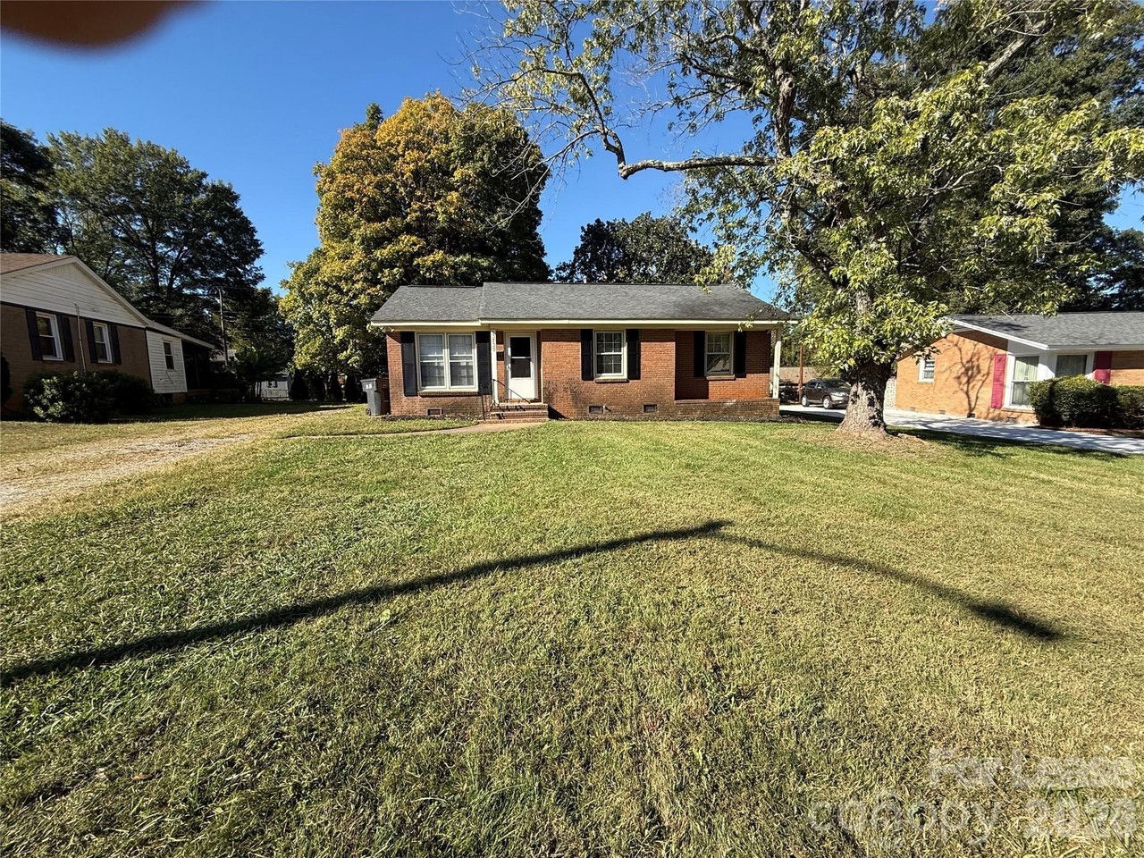 3732 Seaman Dr - Photo 2 of 33