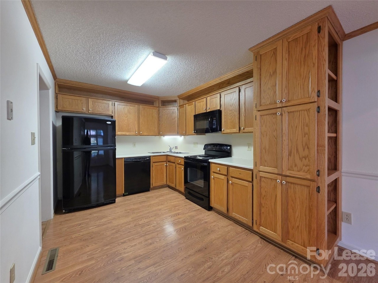 628 Breckenridge Rd - Photo 4 of 24