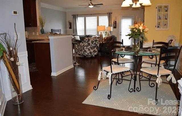 2228 Kensington Station Pkwy - Photo 3 of 11
