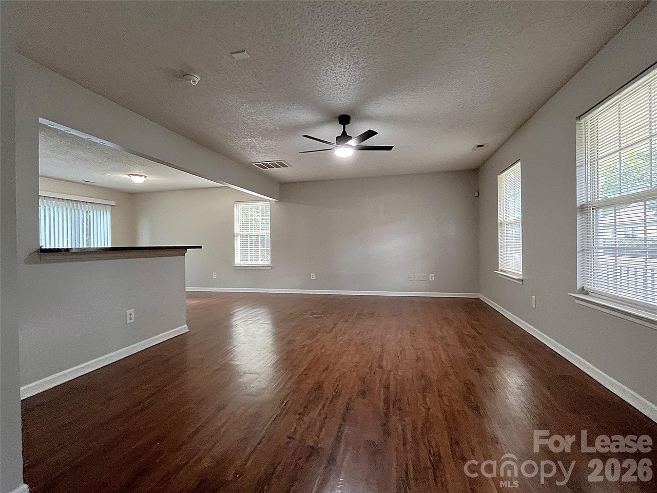 506 Railway Pl Sw - Photo 4 of 34