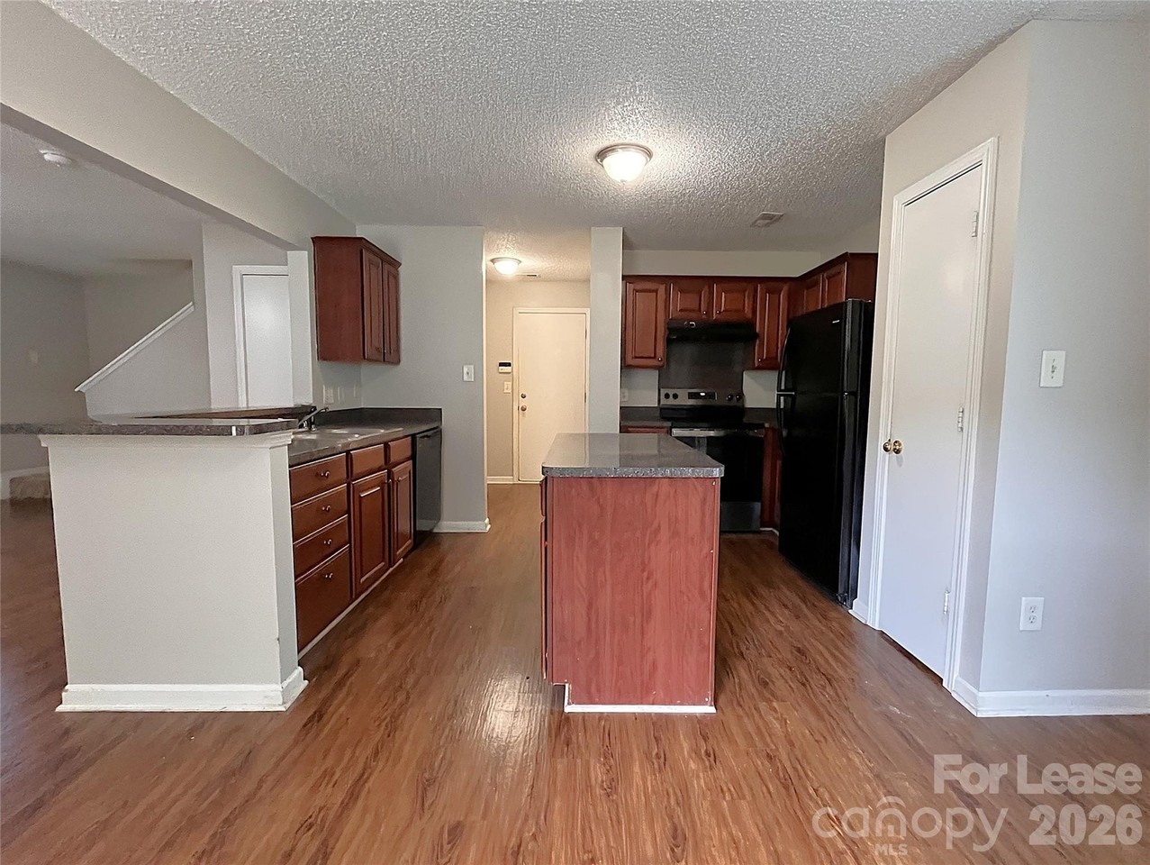 506 Railway Pl Sw - Photo 6 of 34