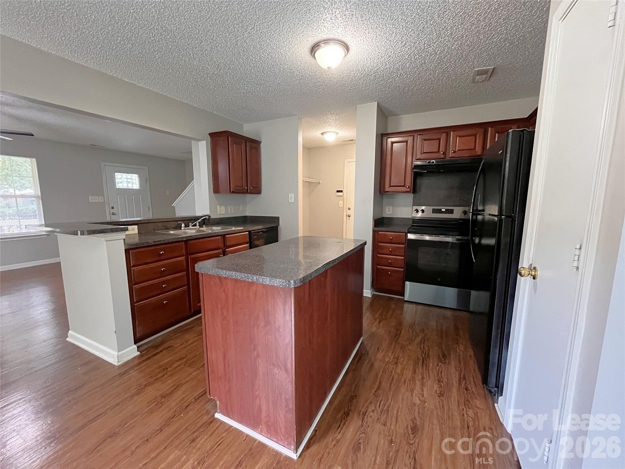 506 Railway Pl Sw - Photo 7 of 34