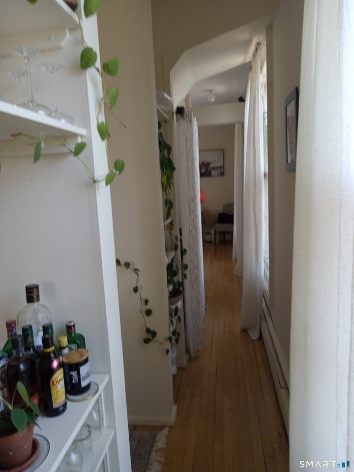 607 Chapel St #D - Photo 5 of 18