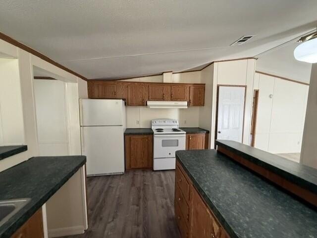 7811 Nw 166th St - Photo 7 of 28