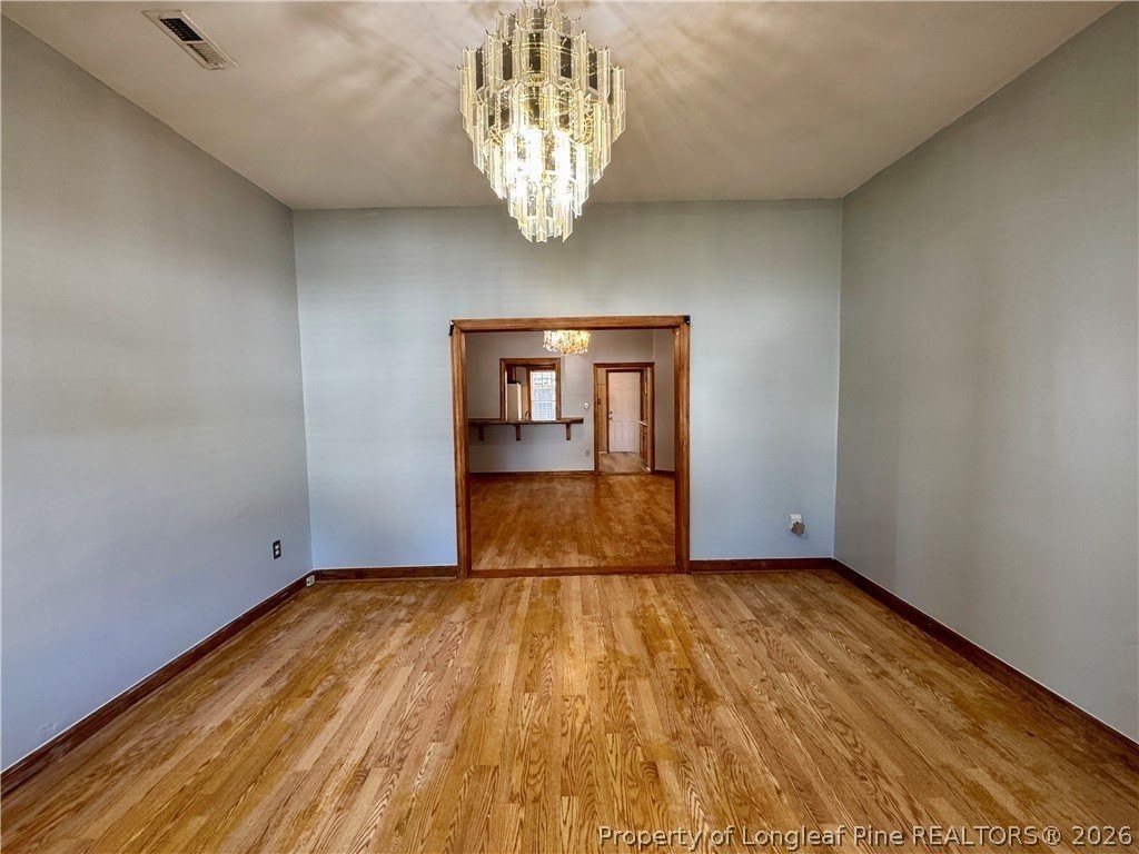 306 E 11th St - Photo 5 of 38
