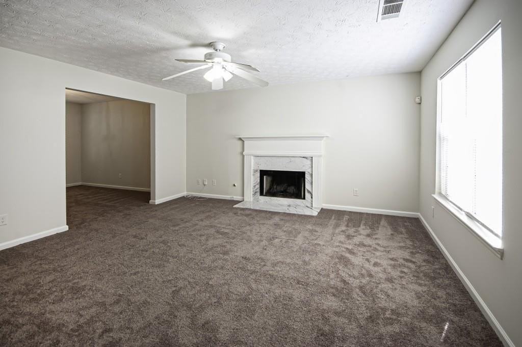 1177 Yellow River Dr - Photo 2 of 4