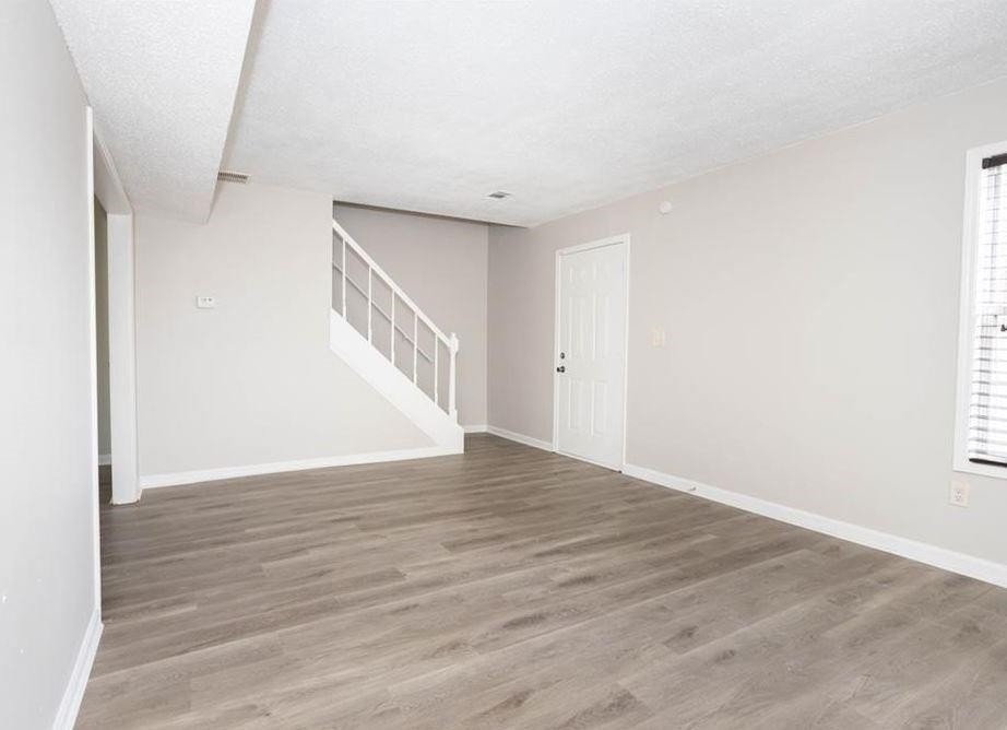 2583 Parkside Way - Photo 2 of 12