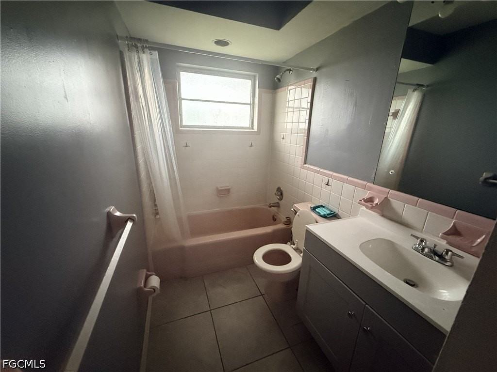 4347 S Bay Cir - Photo 4 of 8