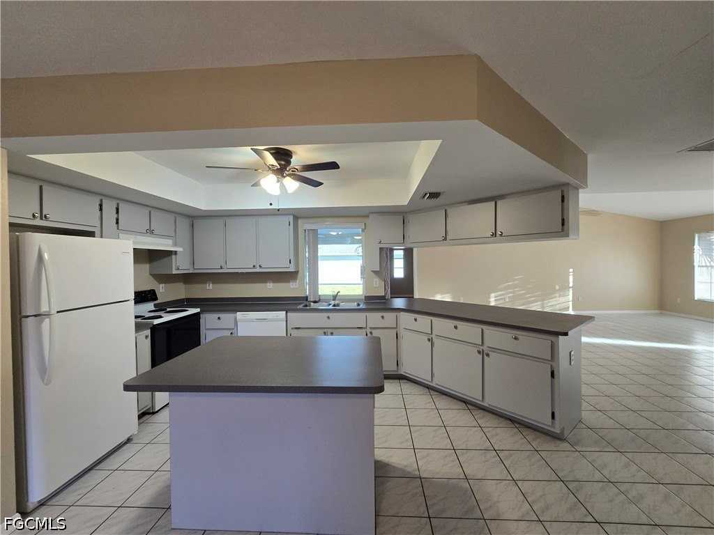 2924 Sw 2nd Ave - Photo 3 of 28