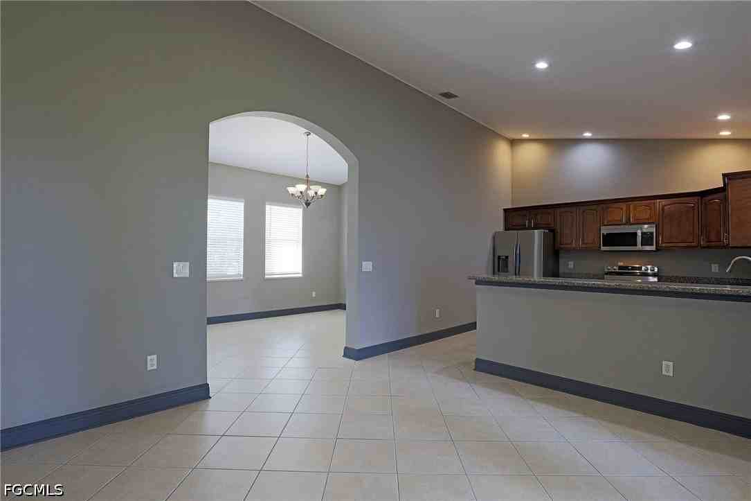4908 Lee Cir N - Photo 4 of 23