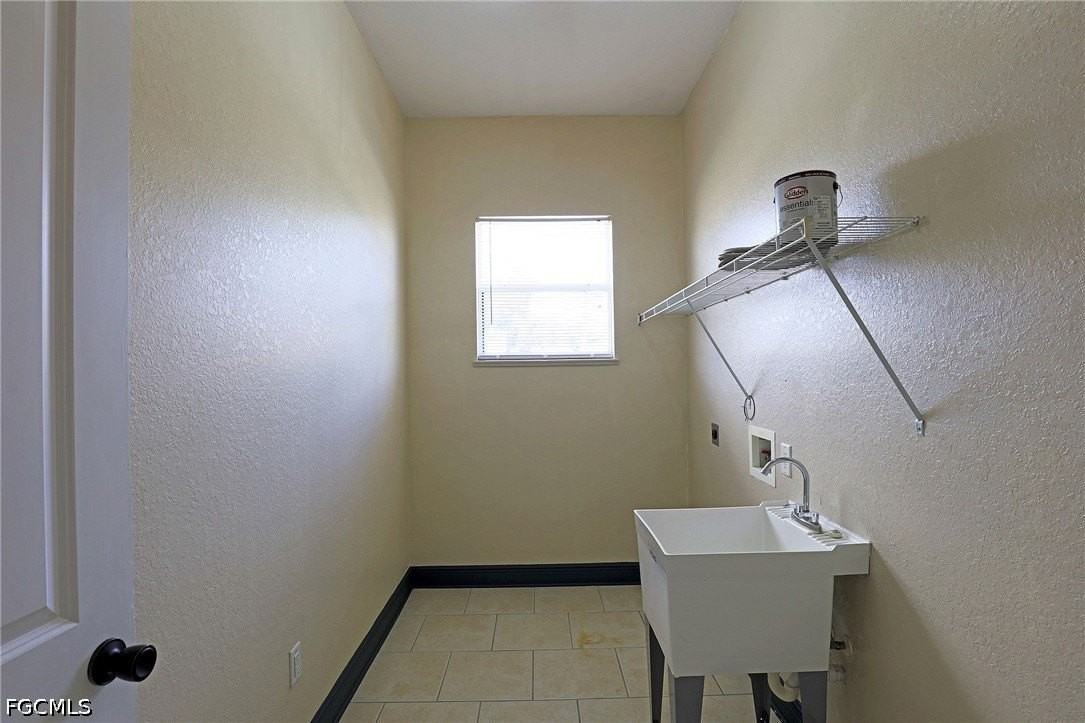 4908 Lee Cir N - Photo 6 of 23