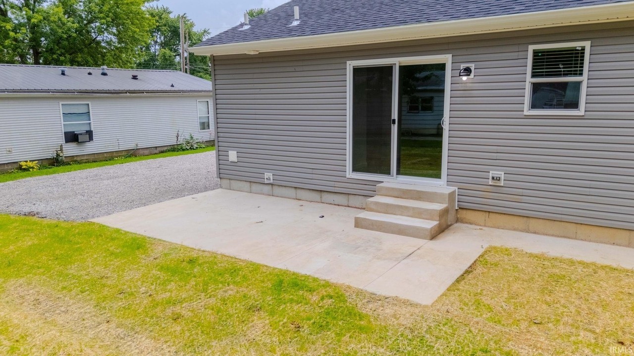 1575 Hawthorne St - Photo 4 of 21