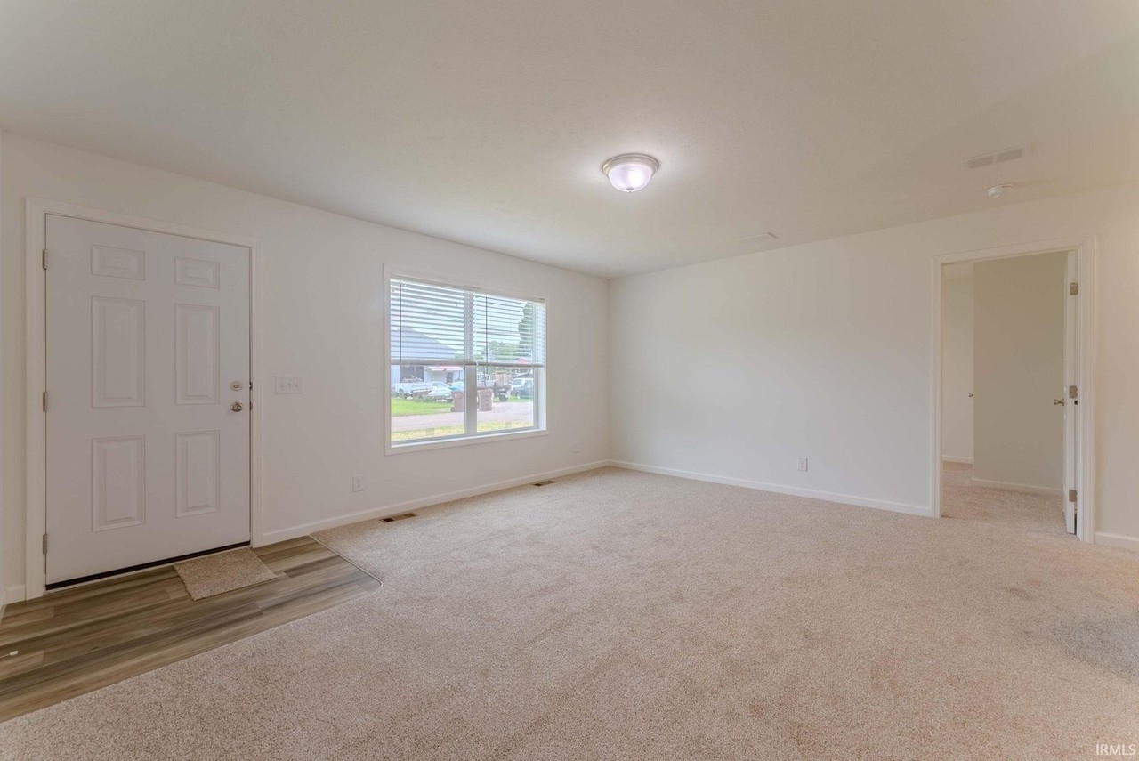 1575 Hawthorne St - Photo 7 of 21