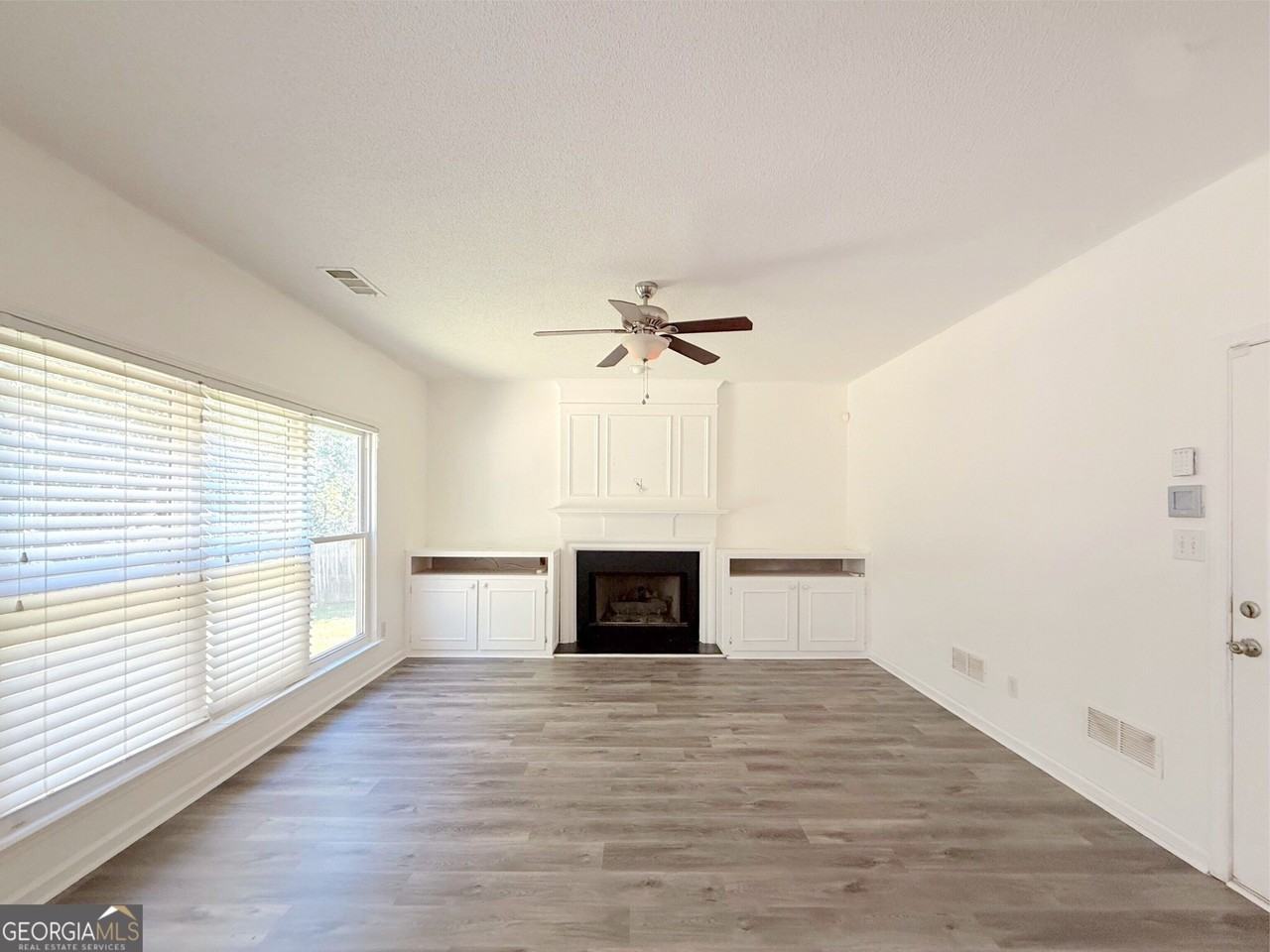 3020 Stanstead Cir - Photo 3 of 19