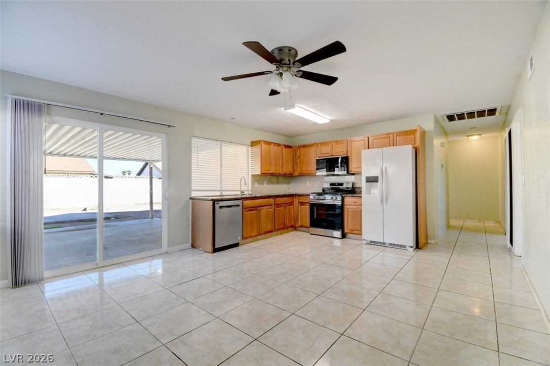 7132 Acorn Ct - Photo 4 of 16