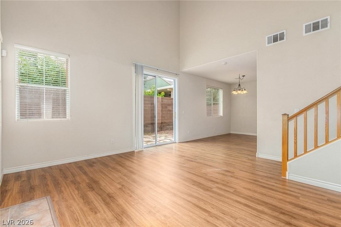 9109 Kinross Ave - Photo 4 of 30