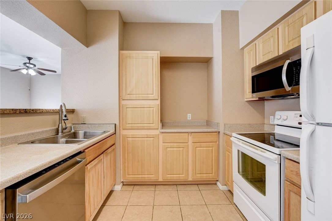 6955 N Durango Dr #1060 - Photo 7 of 50