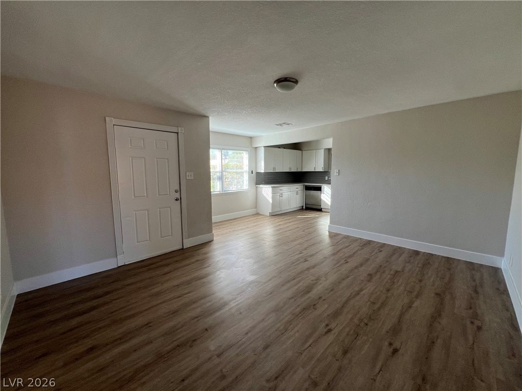1011 Norman Ave - Photo 3 of 26